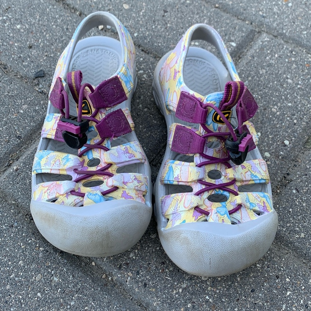 Keen Kids Closed-Toe Sandals in Purple and Pastel Multi